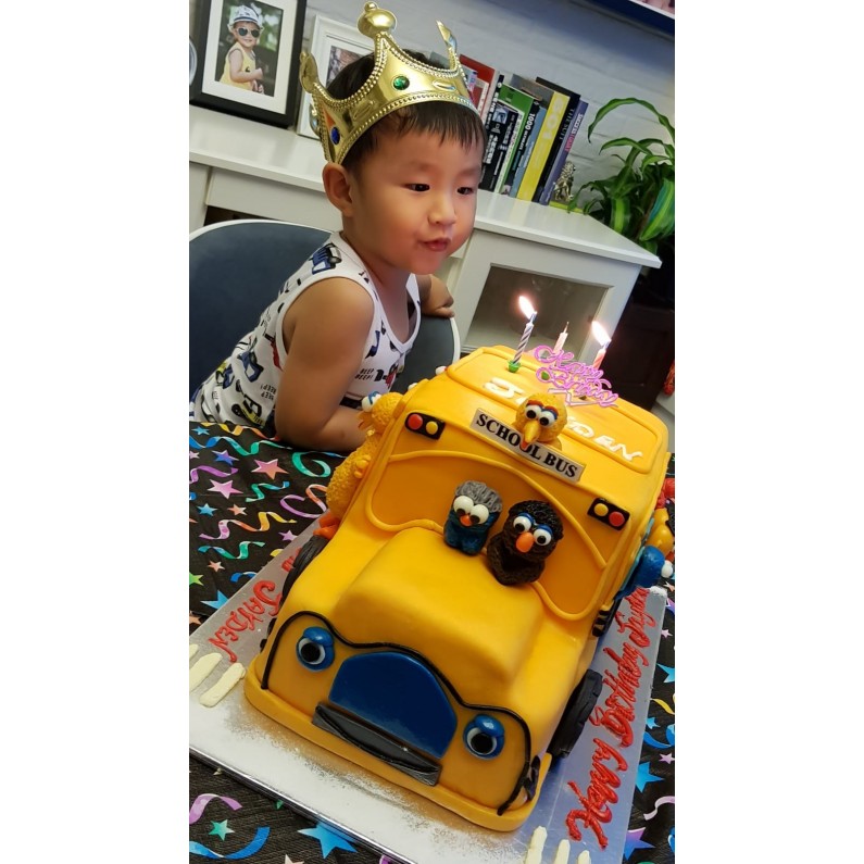 3D Elmo Bus Cake Design