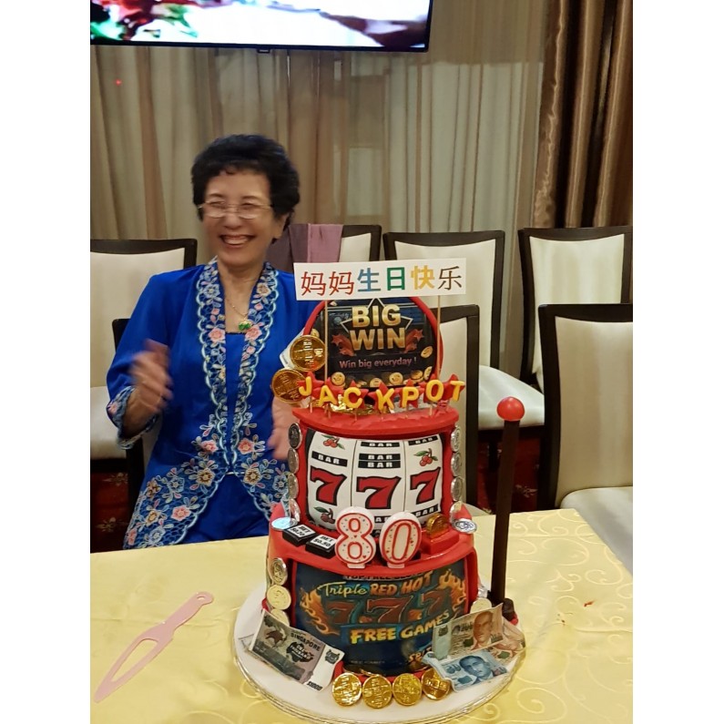 Jackpot Cake Design