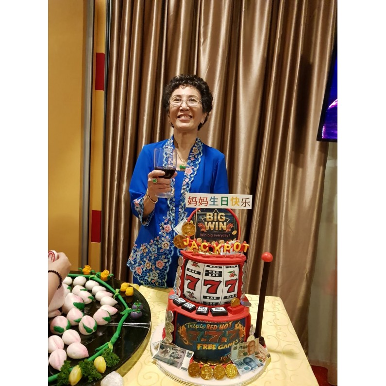 Jackpot Cake Design